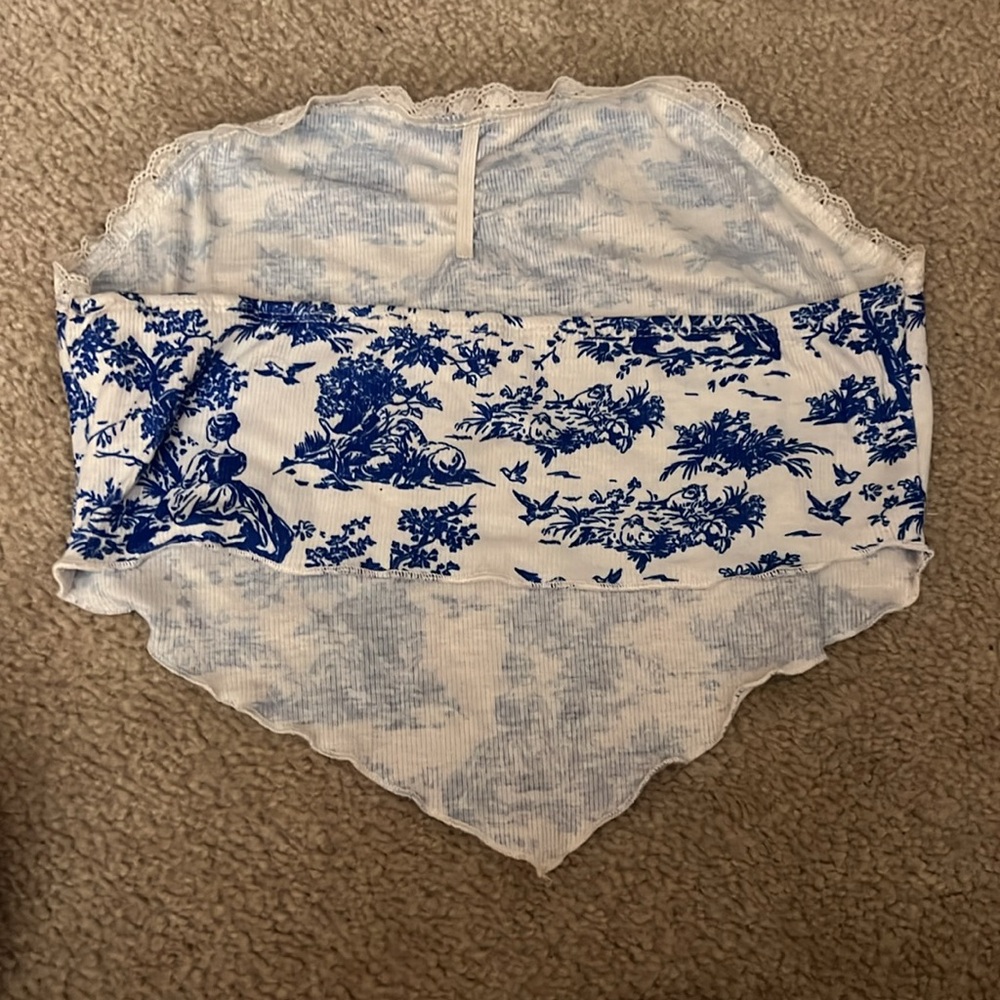 Strapless Lace Patterned Top - Picture 2 of 2